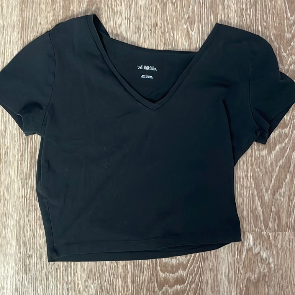 Black Vneck crop top size:large